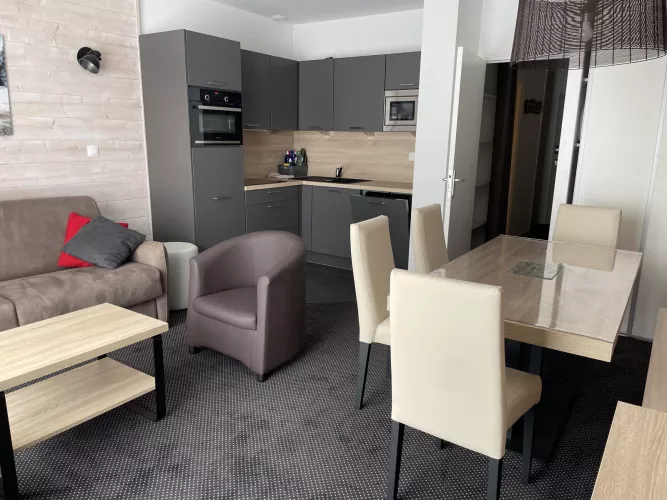 P54 / Estudio / 6 personas