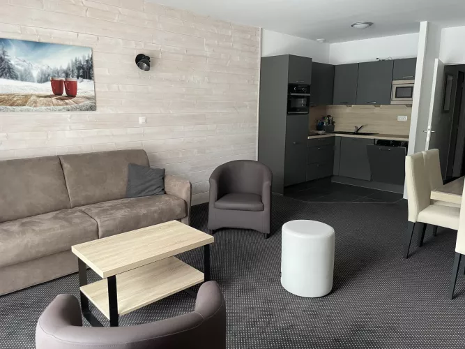 P56 / Estudio / 6 personas